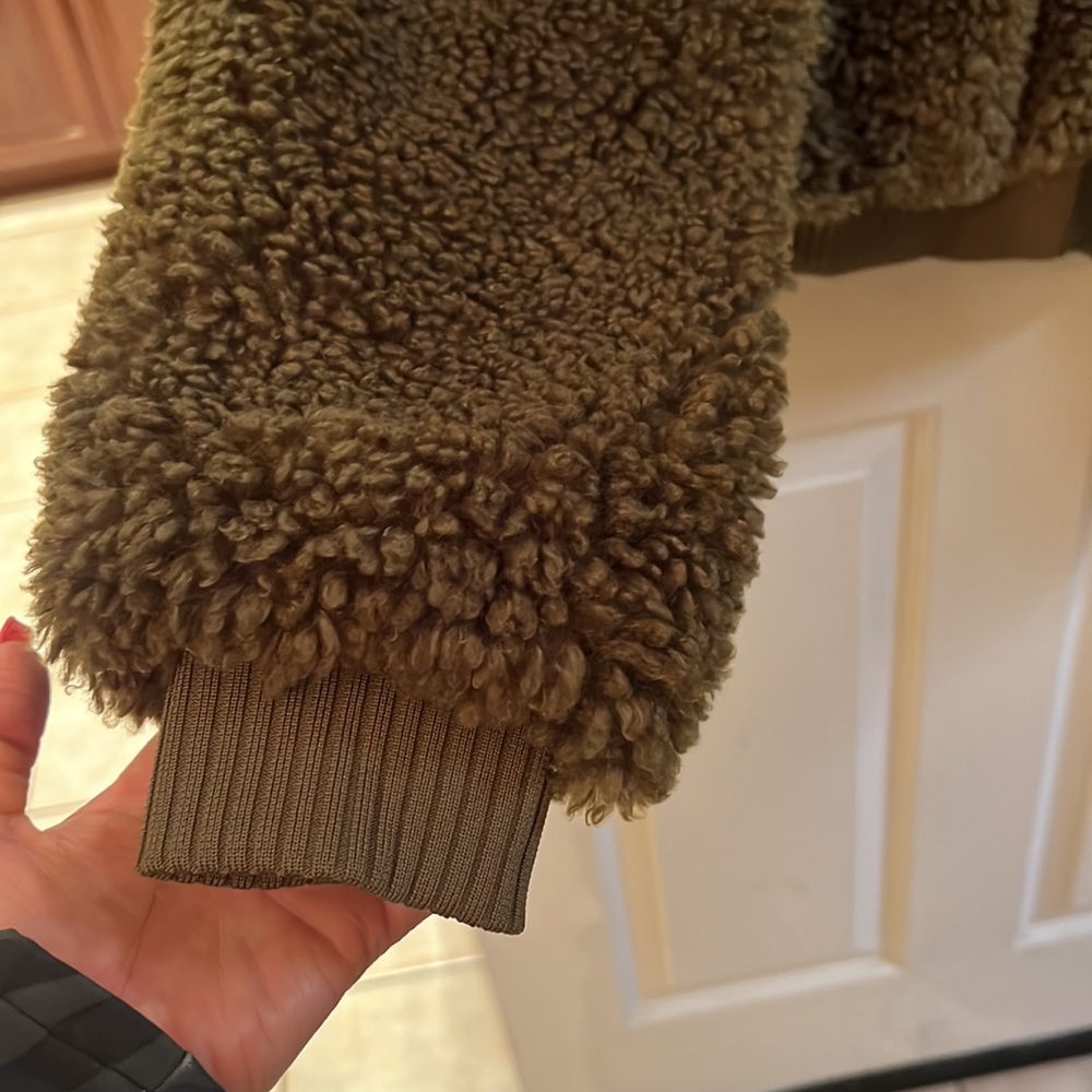 Fuzzy cropped jacket - Picture 3 of 3